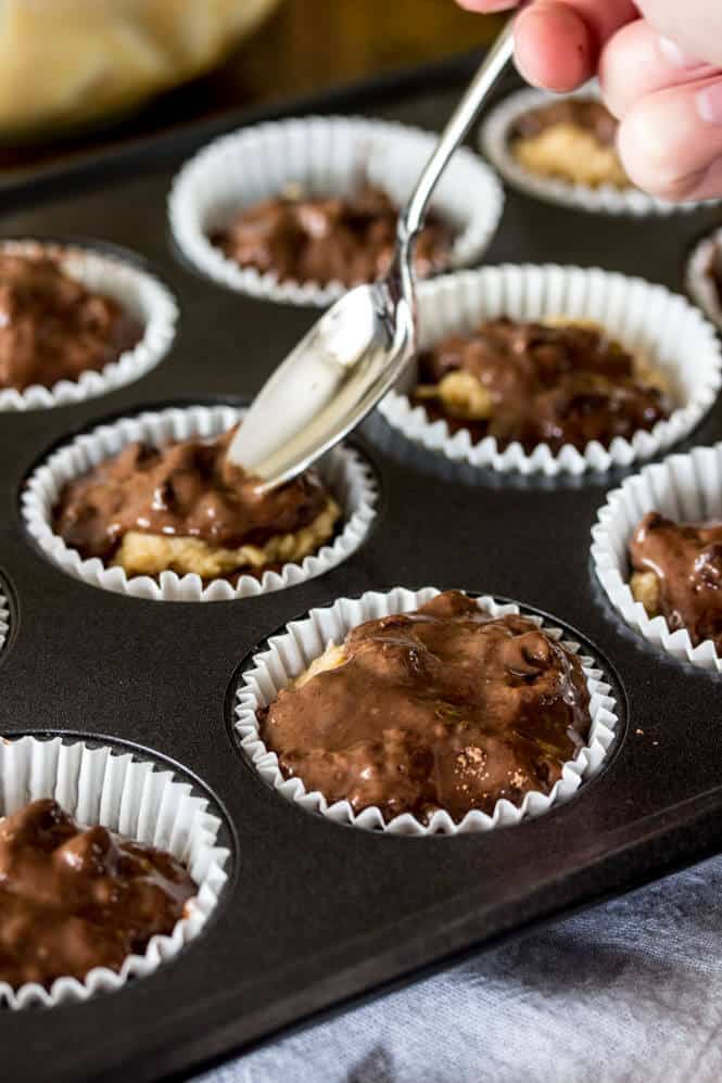 Peanut Butter Filled Chocolate Muffins -- rich chocolaty muffins with a peanut butter cheesecake filling || Sugar Spun Run
