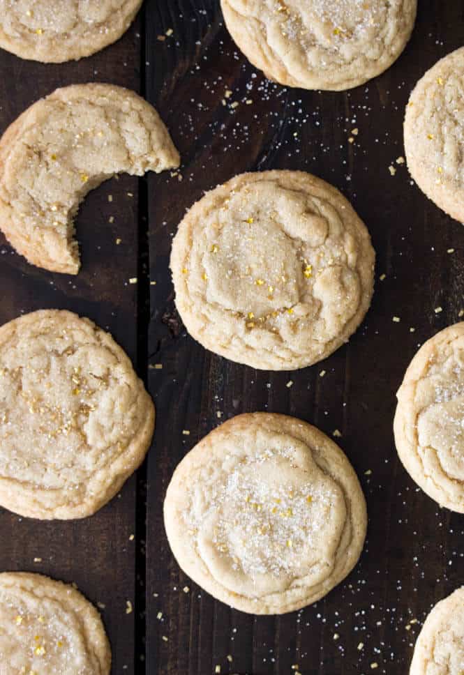 Maple Brown Sugar Cookies -- soft and chewy and with a delicious hint of maple flavor! || Sugar Spun Run