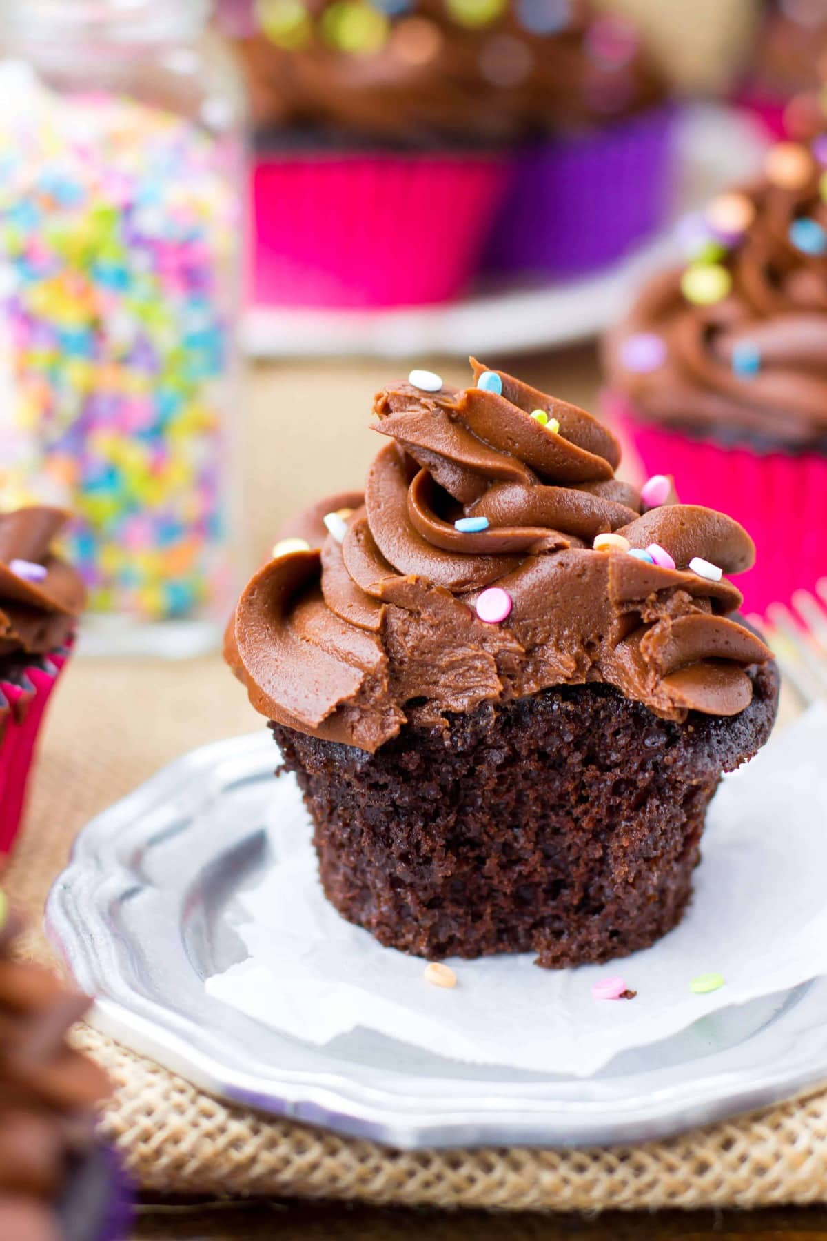 Easy Chocolate Cupcakes - Sugar Spun Run
