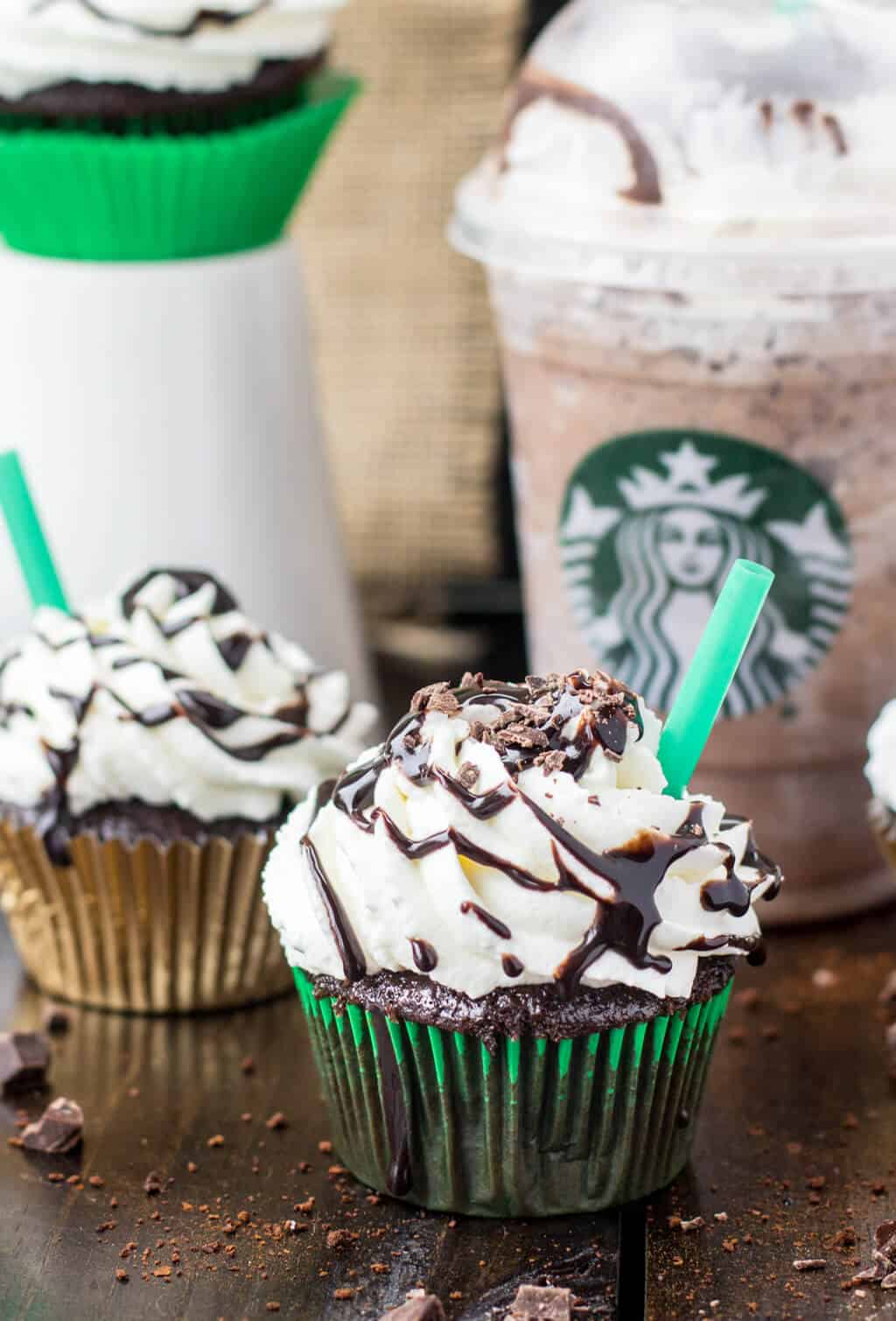 Copycat Starbucks Double Chocolate Chip Frappuccino CUPCAKES... oh my! via SugarSpunRun