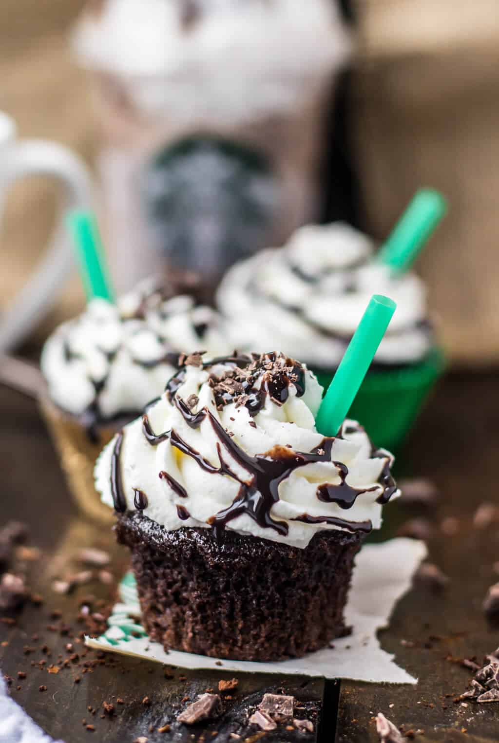 Copycat Starbucks Double Chocolate Chip Frappuccino CUPCAKES... oh my! via SugarSpunRun