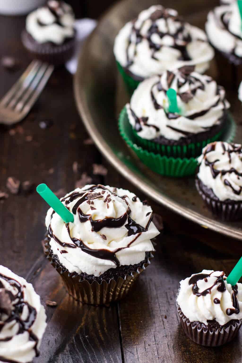 Copycat Starbucks Double Chocolate Chip Frappuccino CUPCAKES... oh my! via SugarSpunRun