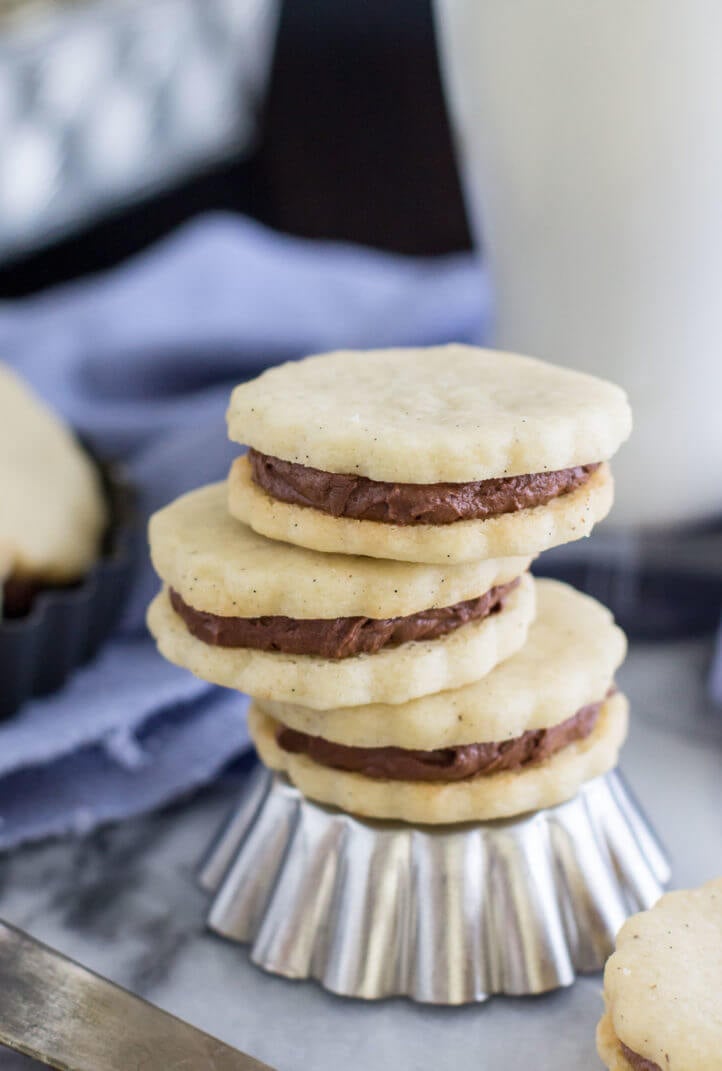 Vanilla Bean Sandwich Cookies with Chocolate Cream -- via Sugar Spun Run