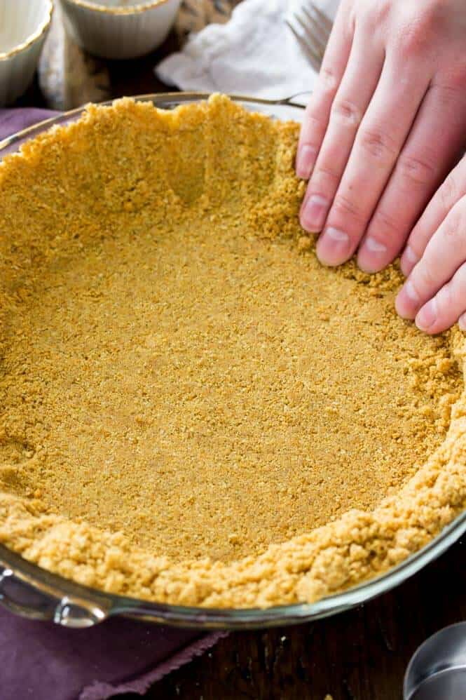 How to make an easy graham cracker crust from scratch || Sugar Spun Run