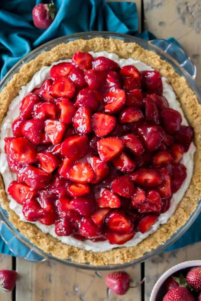 Strawberry Cream Cheese Pie || Sugar Spun Run