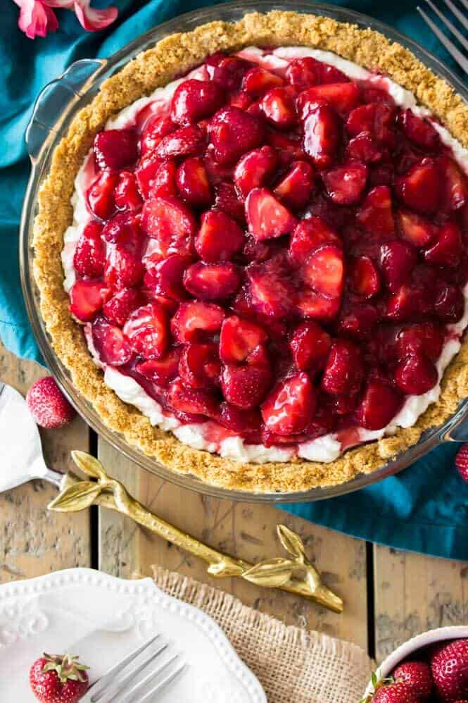 https://sugarspunrun.com/wp-content/uploads/2017/06/strawberry-cream-cheese-pie-6-of-9.jpg