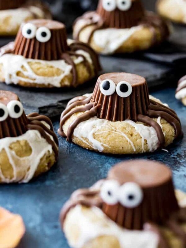 Halloween spider cookies