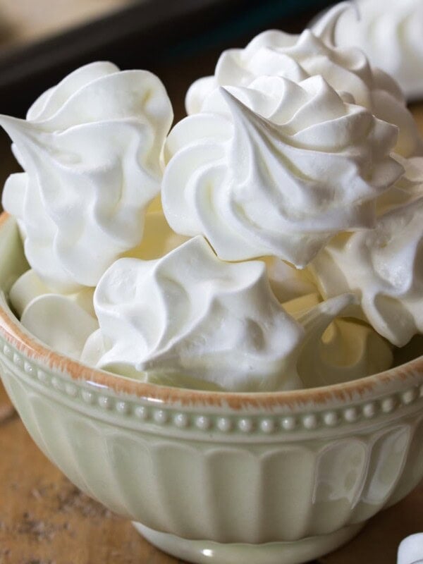 Meringue cookies in bowl