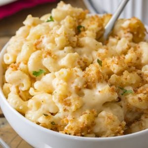 Baked macaroni and cheese in bowl