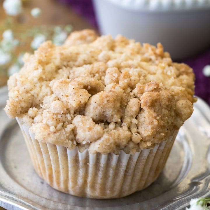 Easy Cinnamon Coffee Cake Muffins With Crumb Topping