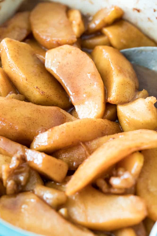 Cinnamon baked apples caramelized by the oven