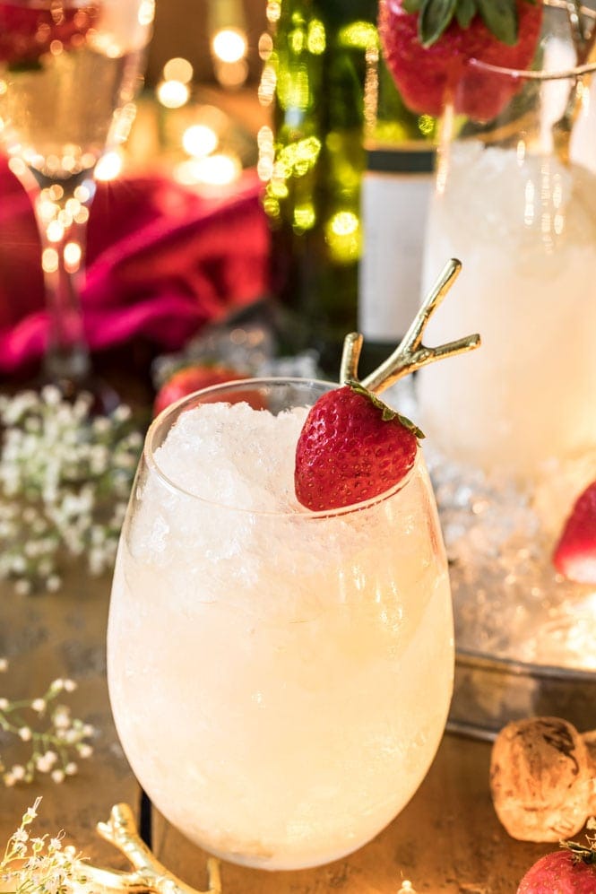 Stemless wine glass with champagne granita