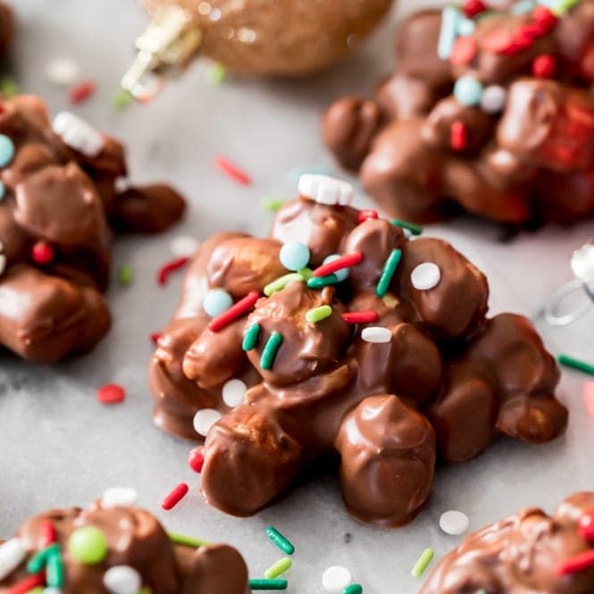 Crockpot Christmas Peanut Clusters