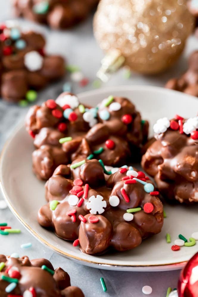 Crockpot Christmas Peanut Clusters