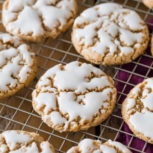 Iced oatmeal cookies