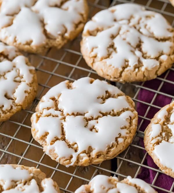 Iced oatmeal cookies