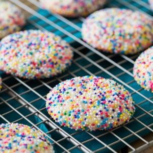 Sprinkle cookies on cooling rack