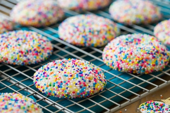 Sprinkle cookies on cooling rack