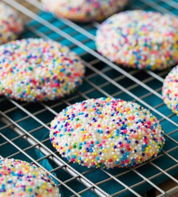 Sprinkle cookies on cooling rack