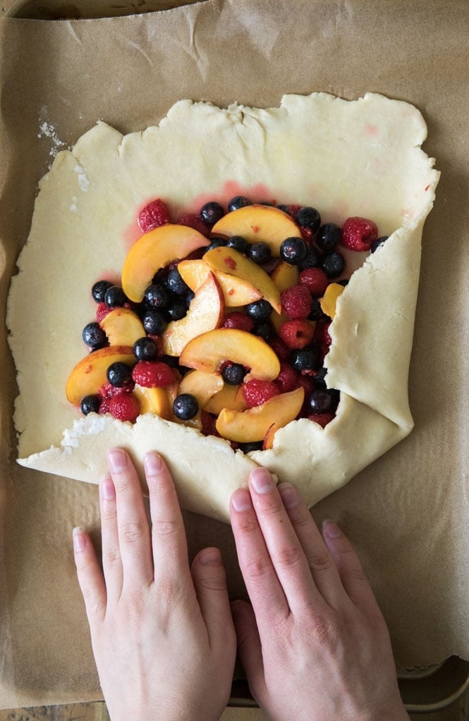 How to prepare fruit galette: folding over crust