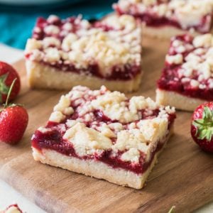 strawberry crumb bars