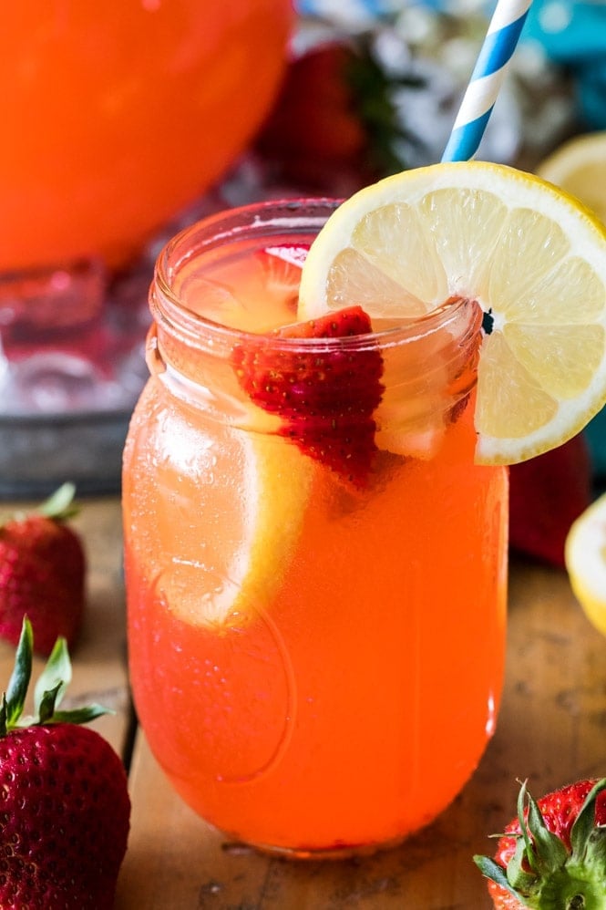 Mason jar filled with strawberry lemonade