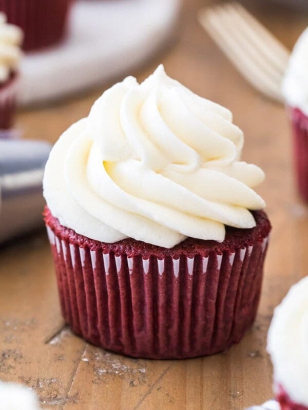 ermine icing on cupcake