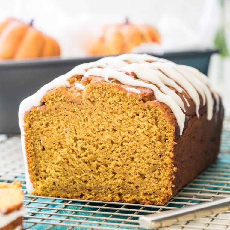 Pumpkin Cream Cheese Muffins - Sugar Spun Run