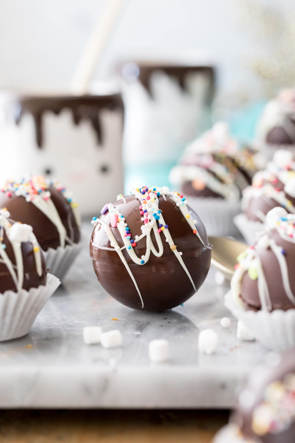 Chocolate Cake Pops - Sugar Spun Run