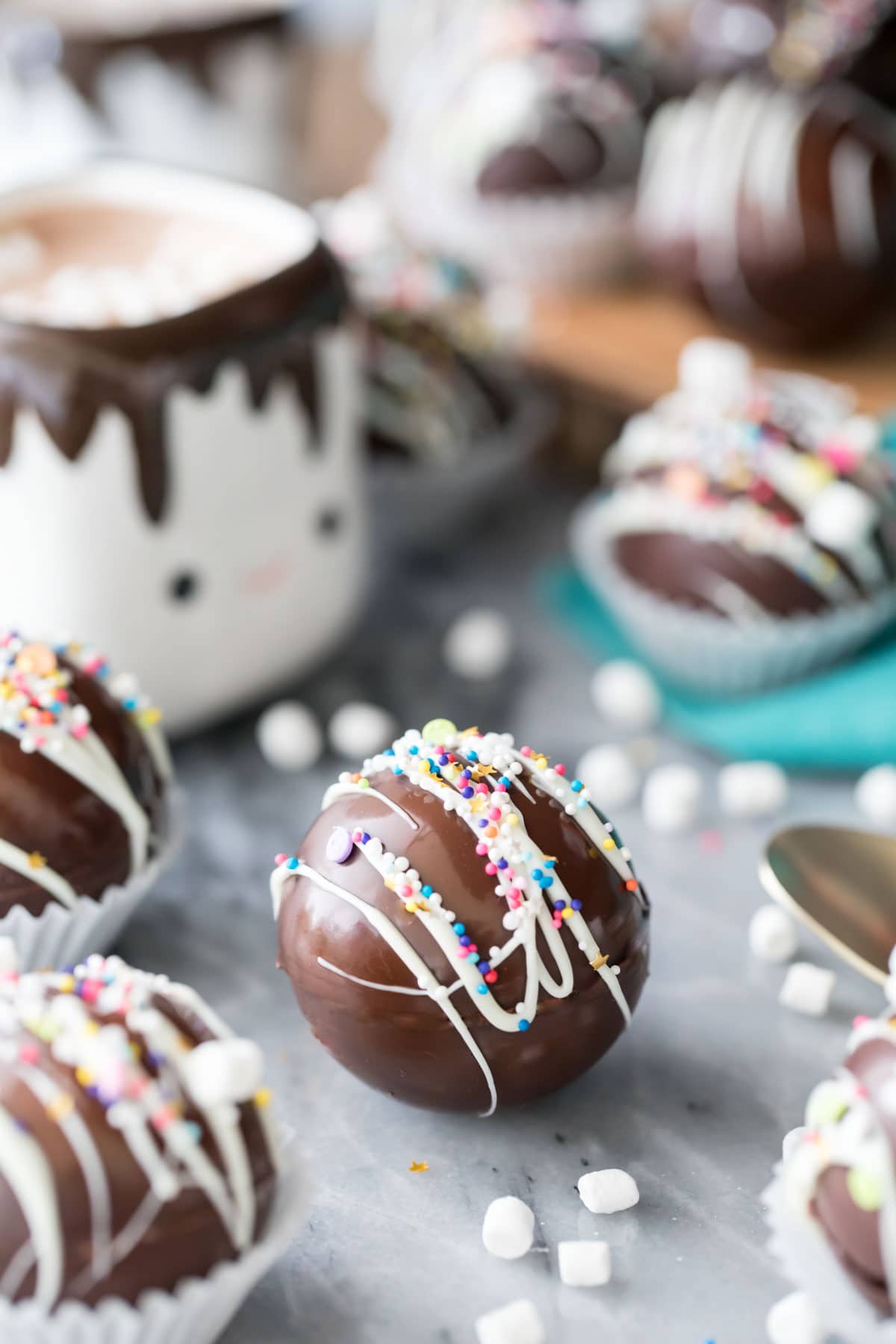 Chocolate Cake Pops - Sugar Spun Run