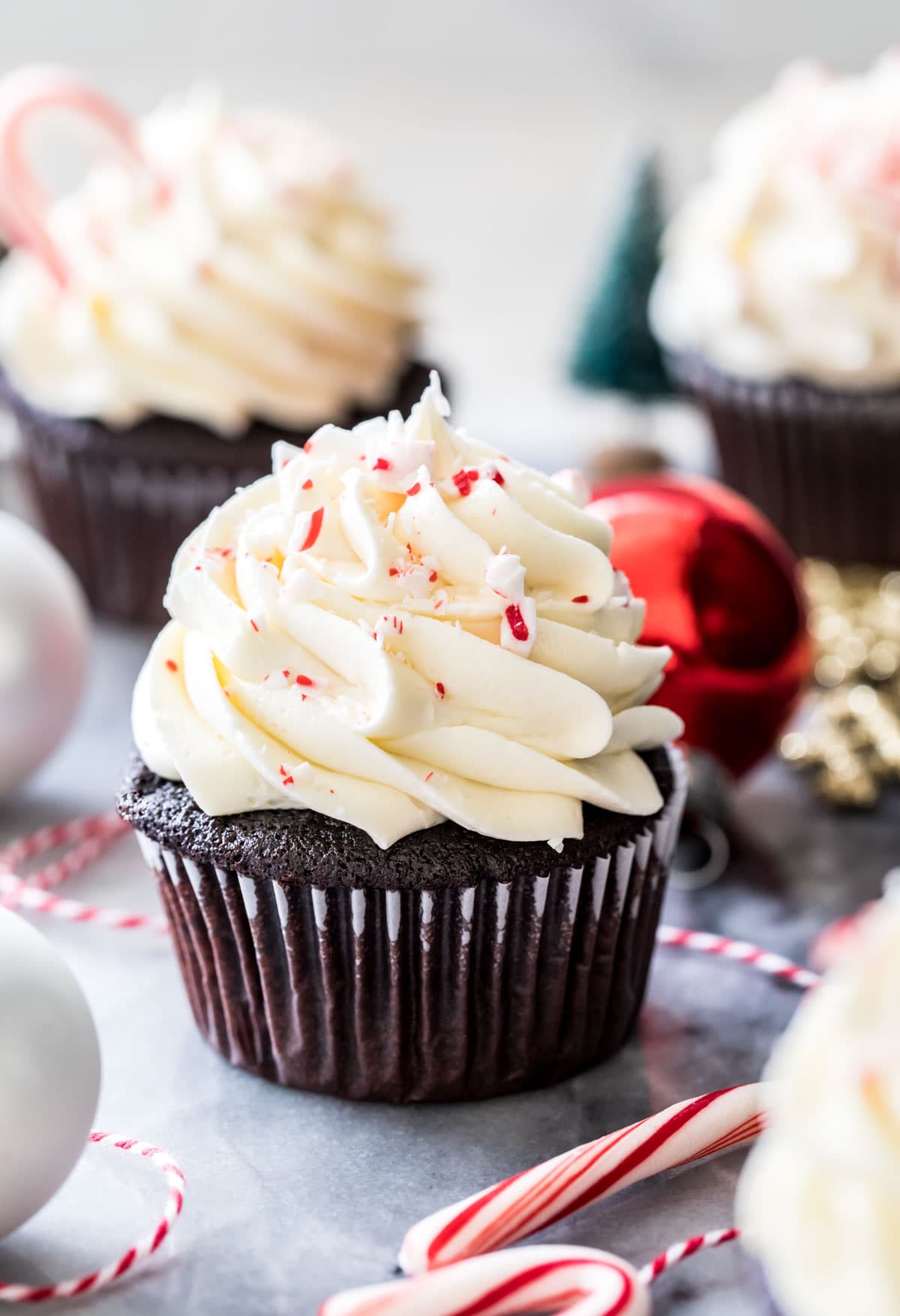 peppermint bark cupcakes