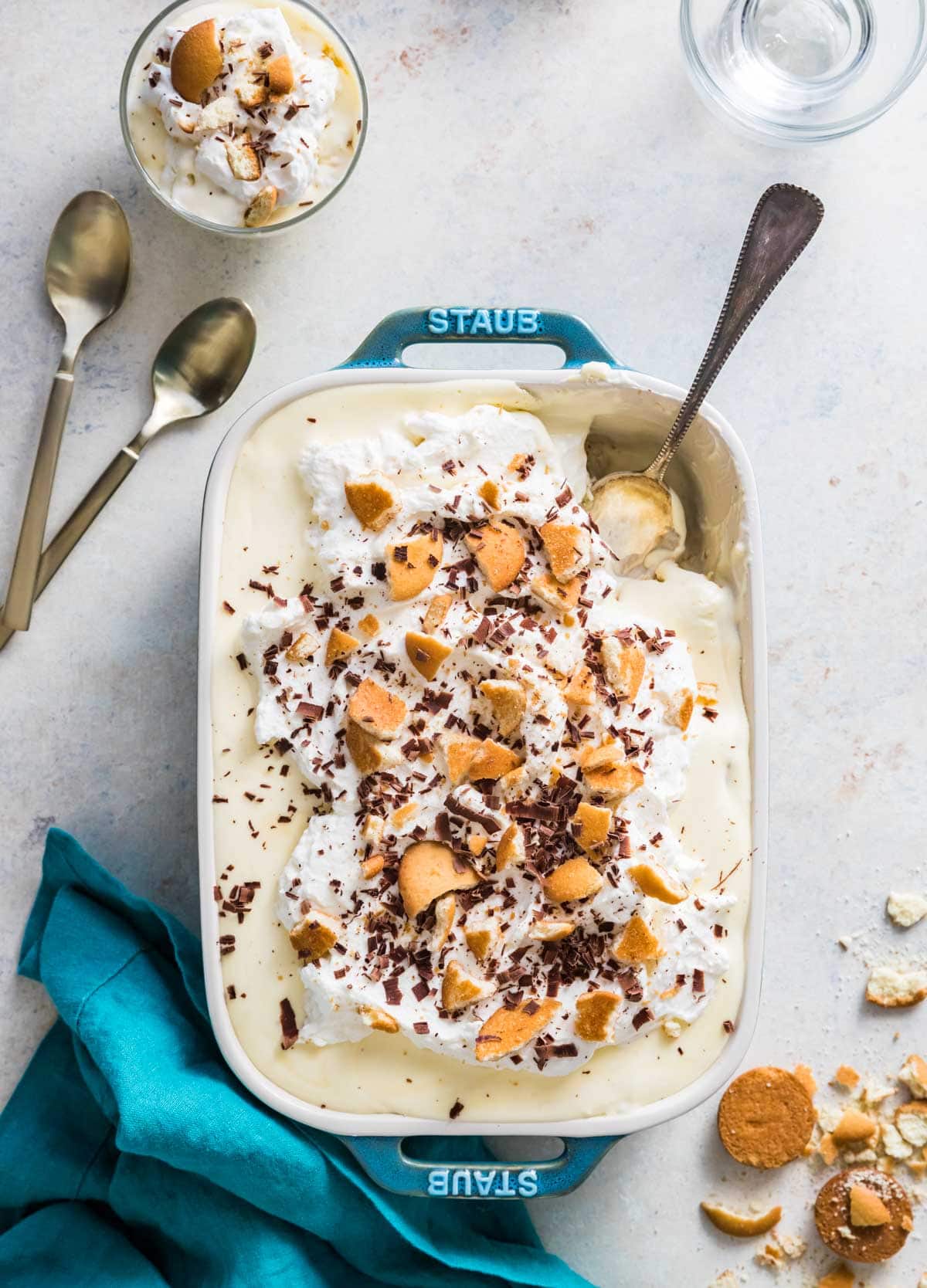 Overhead shot of banana pudding in blue and white dish