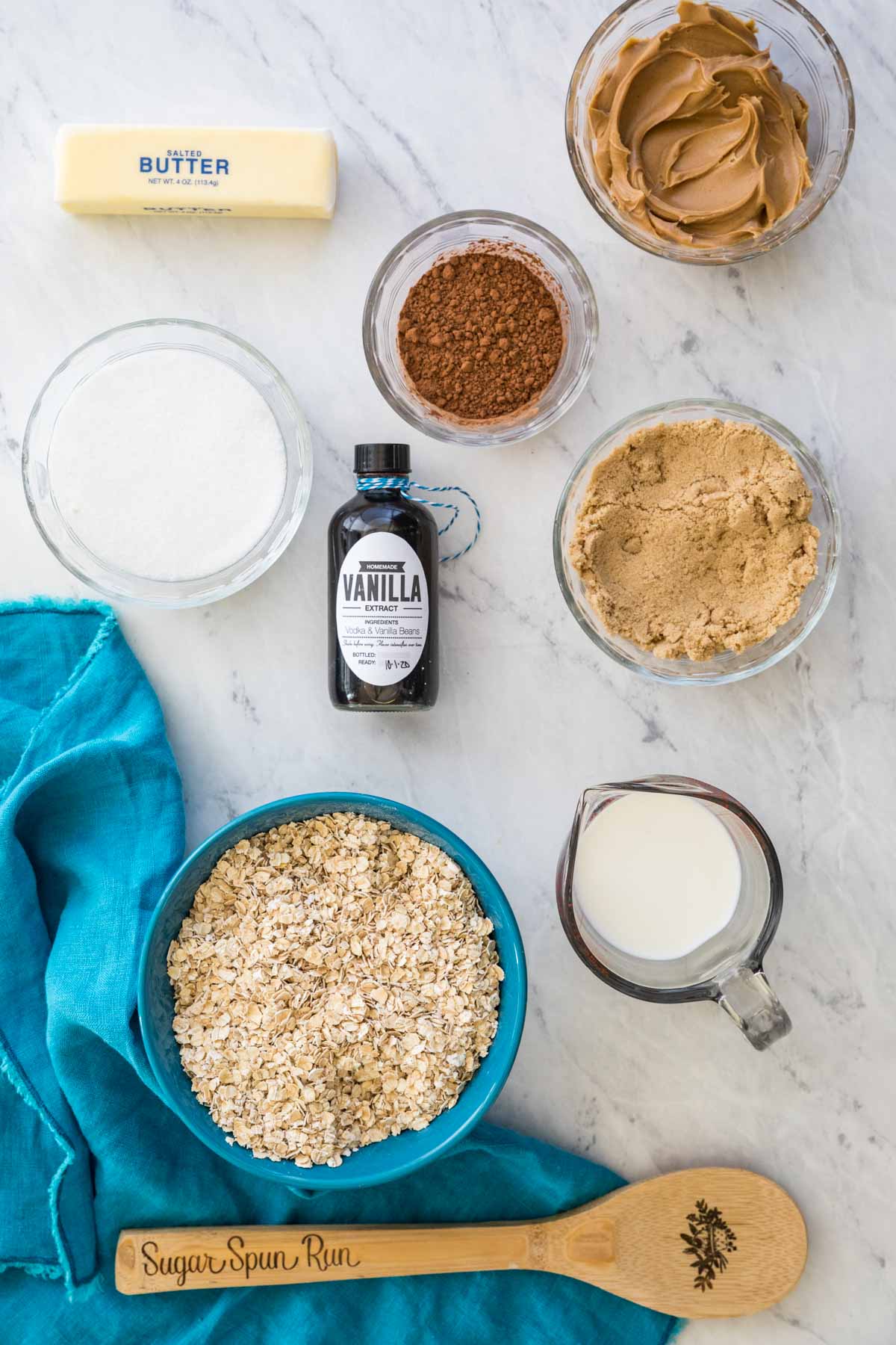 Cookies and Cream Rice Krispie Treats - Sugar Spun Run