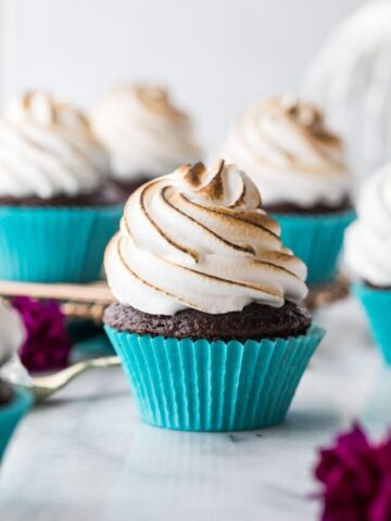 cropped-marshmallow-frosting-marshmallow-fluff-recipe-1-of-1.jpg
