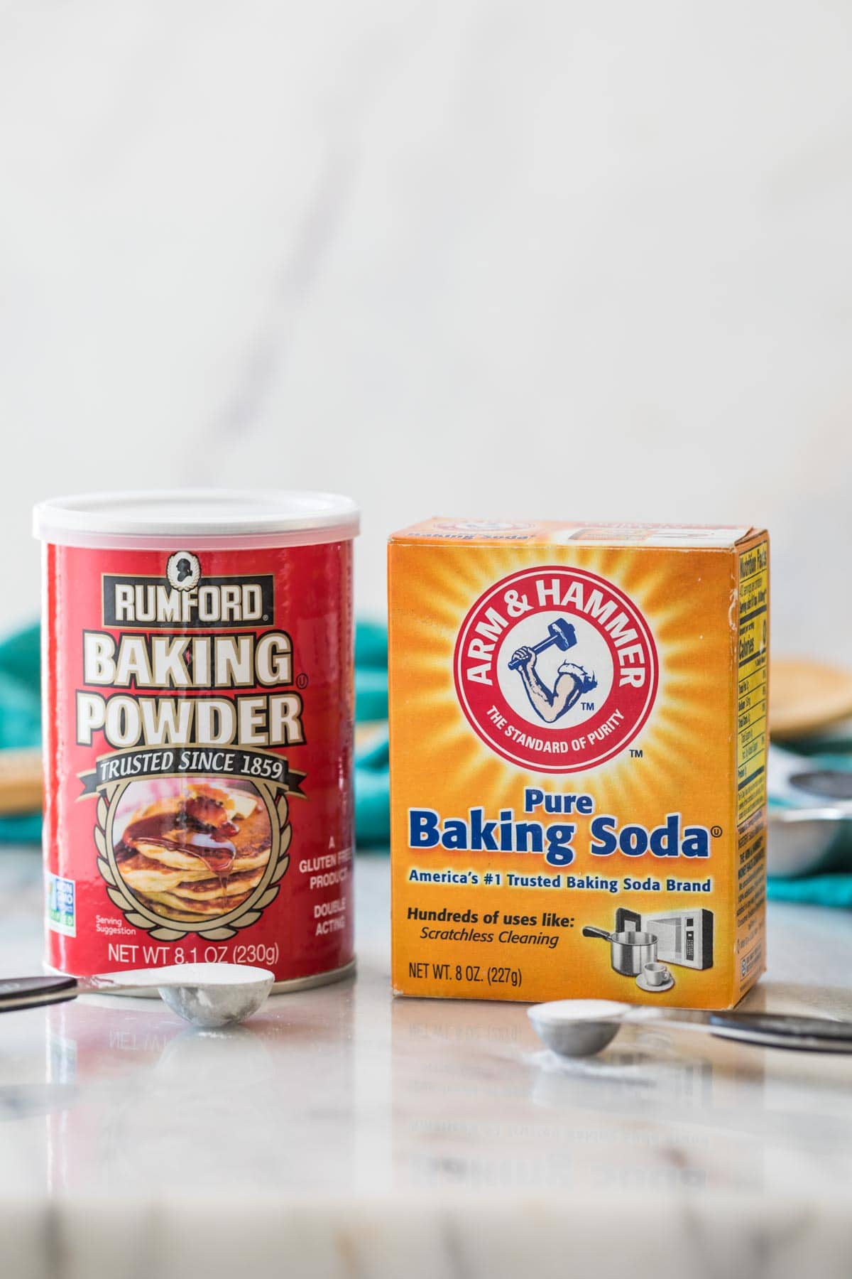 8 Fantastic Uses for Baking Soda and Vinegar