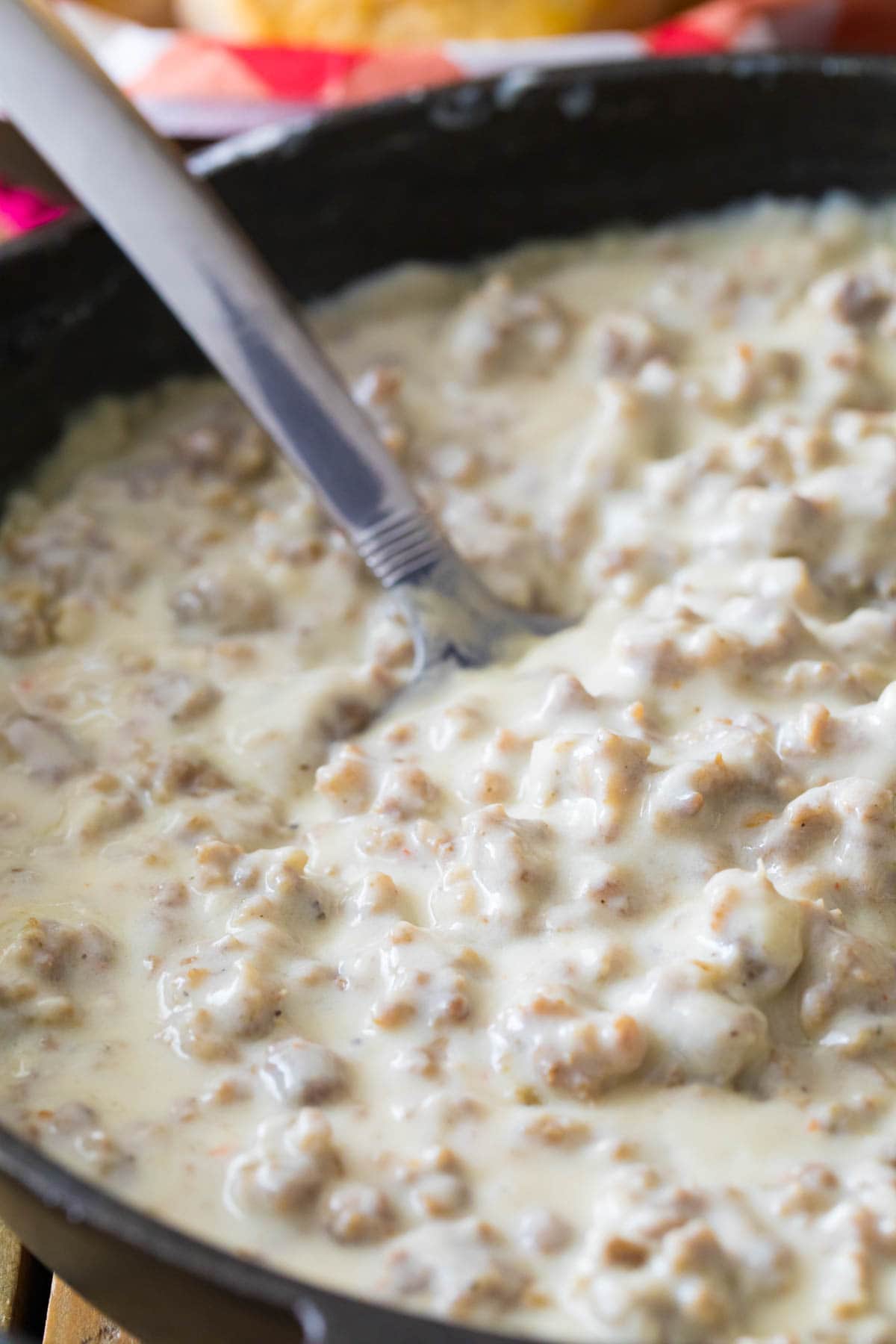 Sawmill gravy in black skillet