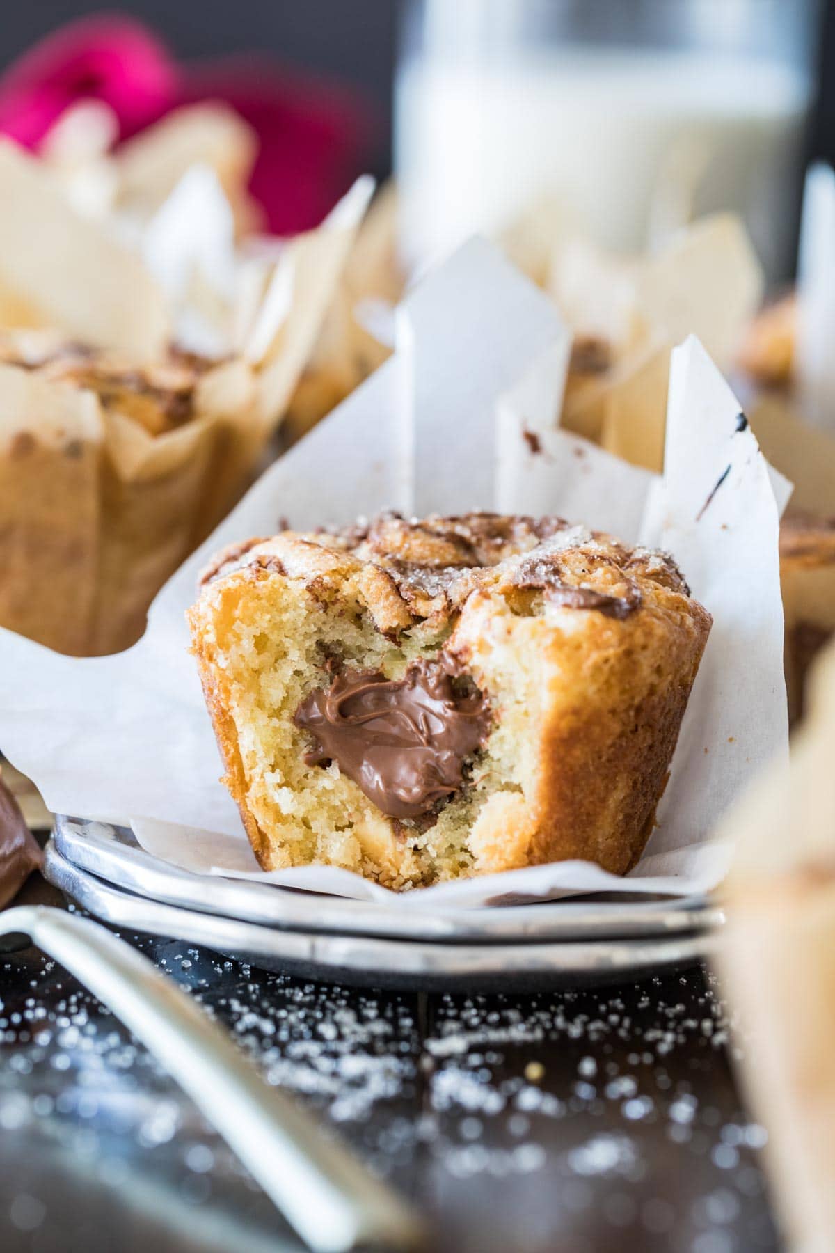 How to Make Muffin Liners out of Parchment Paper (with Video!) - Sugar Spun  Run