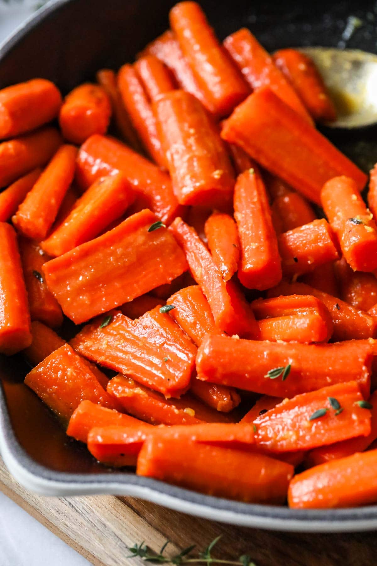 https://sugarspunrun.com/wp-content/uploads/2023/10/Maple-Glazed-Carrots-6-of-6.jpg