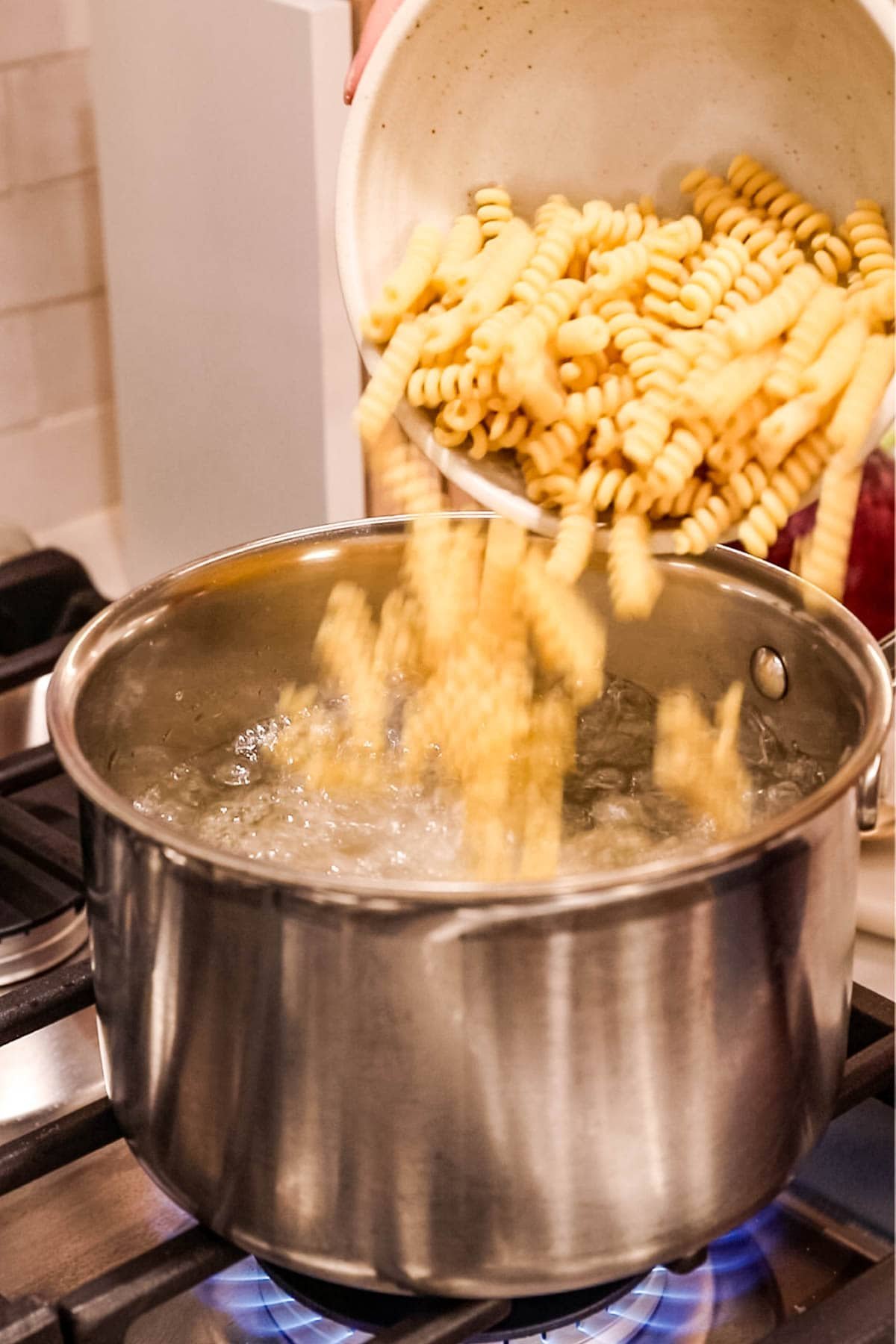 Boiling pasta for pasta salad